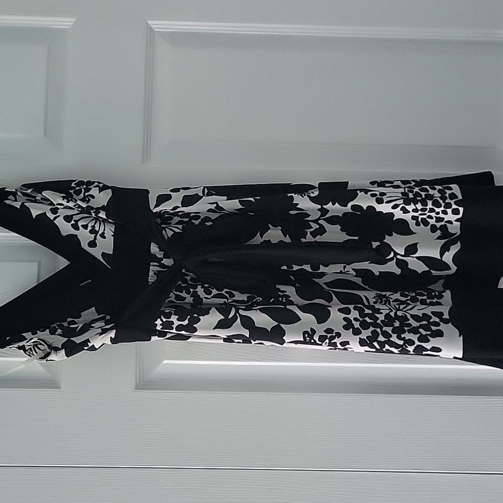 Forever 21 Black and White Sleeveless Mini Dress - Picture 4 of 5